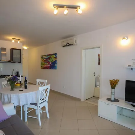 Island Breeze M - Zf Hvar *