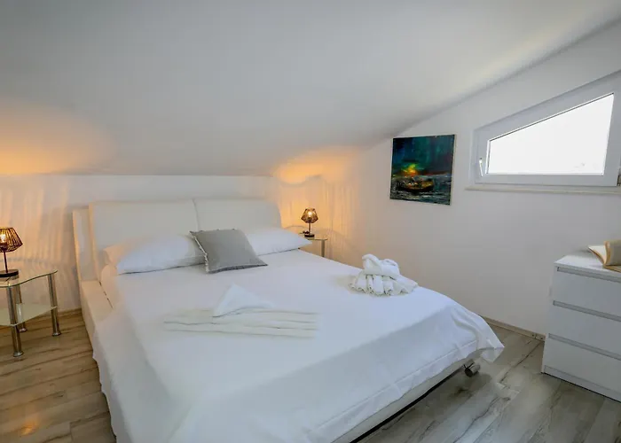 Island Breeze M - Zf Hvar *