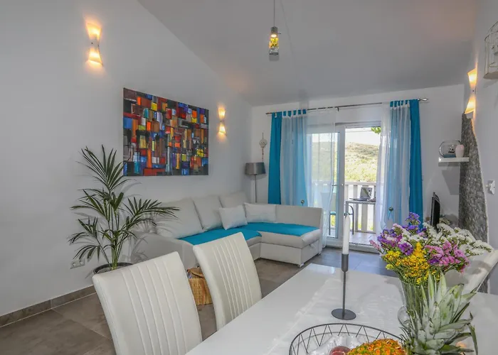 Island Breeze M - Zf Hvar * フヴァル