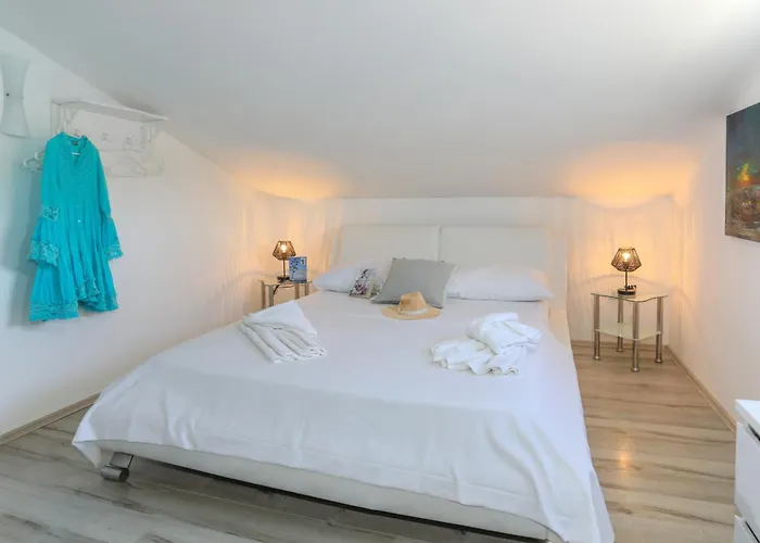 Island Breeze M - Zf Hvar *