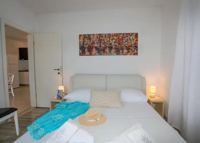 Island Breeze M - Zf Hvar * フヴァル