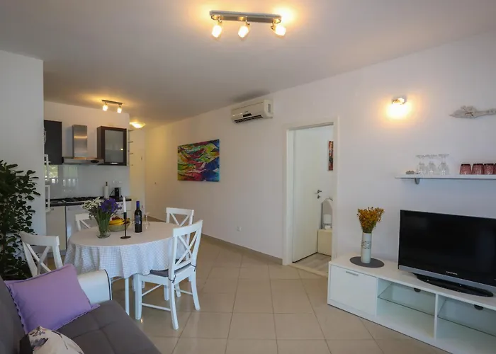 Island Breeze M - Zf Hvar *