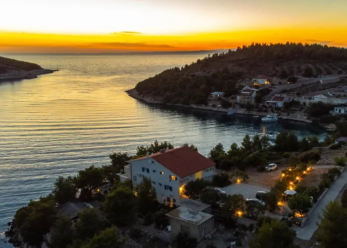 Island Breeze M - Zf Hvar *