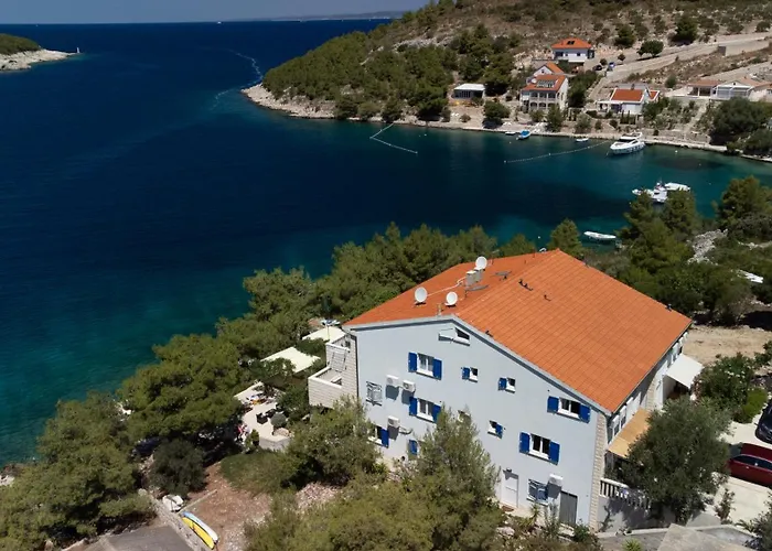 Island Breeze M - Zf Hvar *