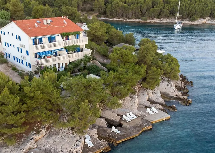 Island Breeze M - Zf Hvar *