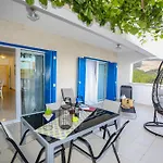 Island Breeze M Apartamento *