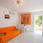 Island Breeze M Apartamento