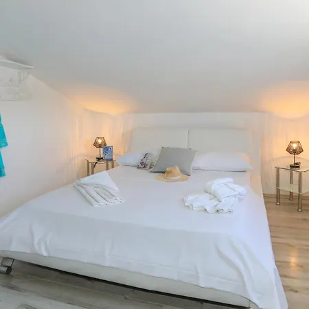 Island Breeze M - Zf Hvar *